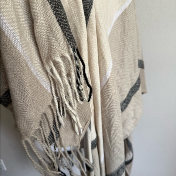 Three Dots Tan Black Checkered Cashmere Wool Blend Shawl Cardigan Womens OS - Picture 3 of 6